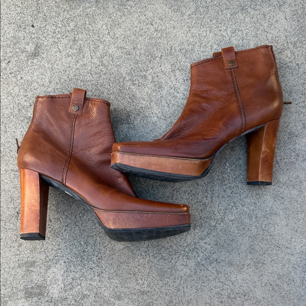 Stuart Weitzman Chestnut Heeled Boots